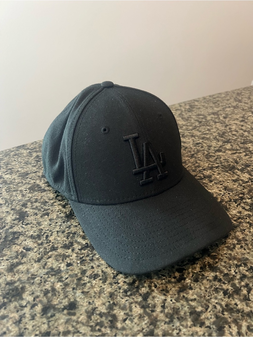 New Era Los Angeles Dodgers Black Tonal LA Cap | S/M